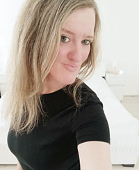 Portraitfoto von Nadine Sonnenblümchen